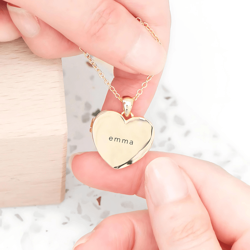 Exploring the Latest Trends in Personalised Jewellery - Engraved Memories