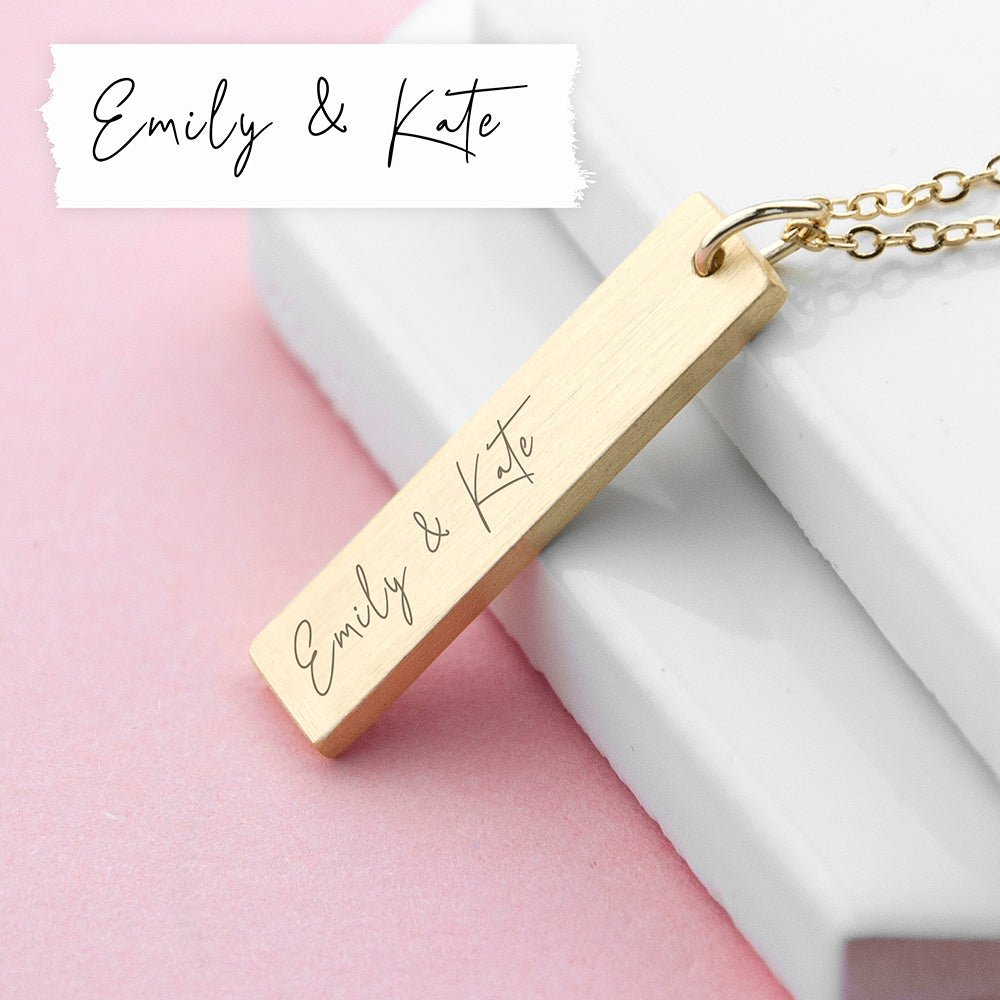 Gold bar pendant necklace engraved with a loved one's handwriting. A sentimental, stylish gift. Length: 3cm.